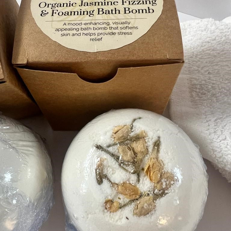 Organic Jasmine Fizzing & Foaming Bath Bomb